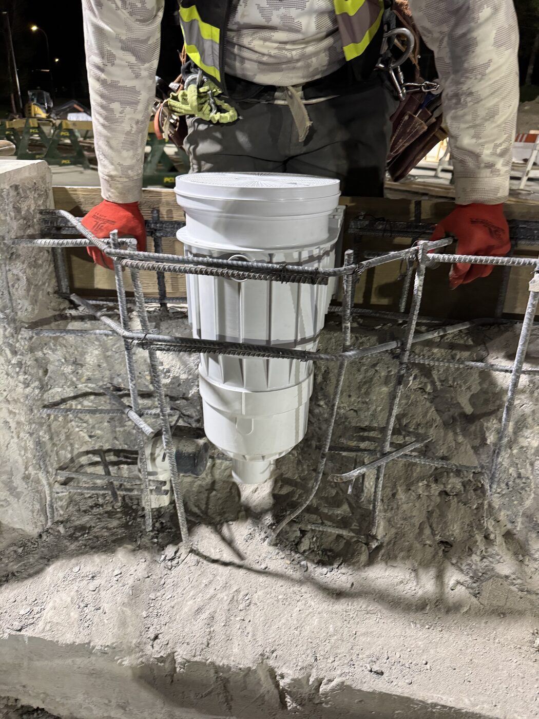 Apoyo en instalación de accesorios de drenaje